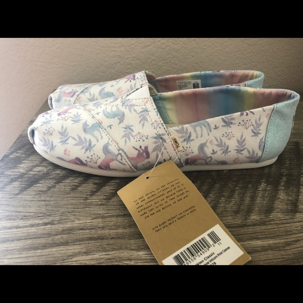 Toms Rainbow Unicorn Print Canvas women size 9